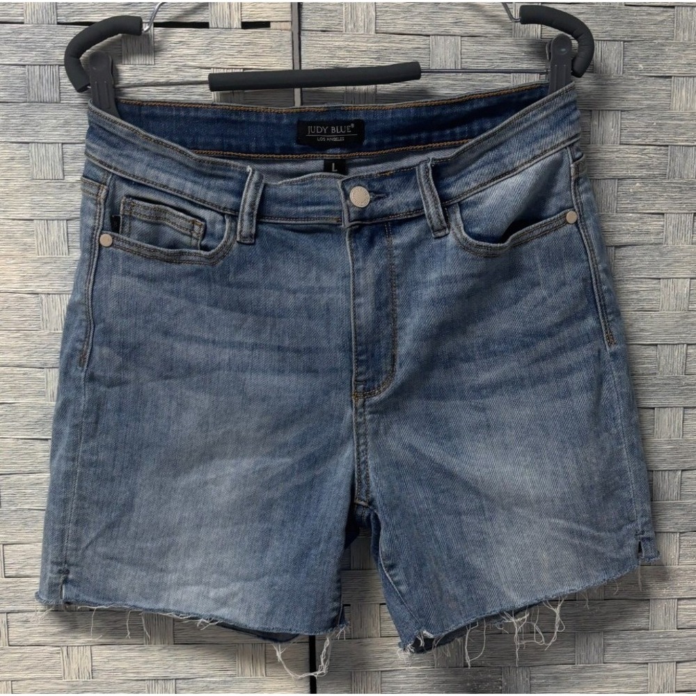 Judy Blue Womens L Los Angeles Denim Cutoff Shorts Light Wash‎ Frayed Hem Y2K - Picture 2 of 6